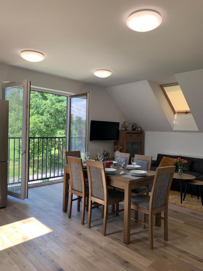 Cozy 2-Bedroom Vacation Apartment With Entire Top Floor Gaj  Eksteriør billede